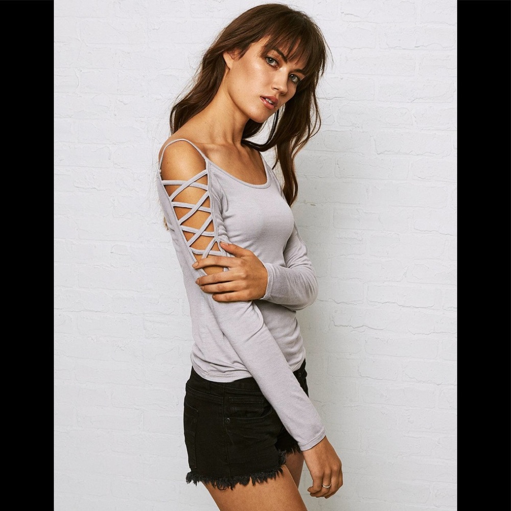 American Eagle Don’t Ask Why Open Sleeve Top O/S